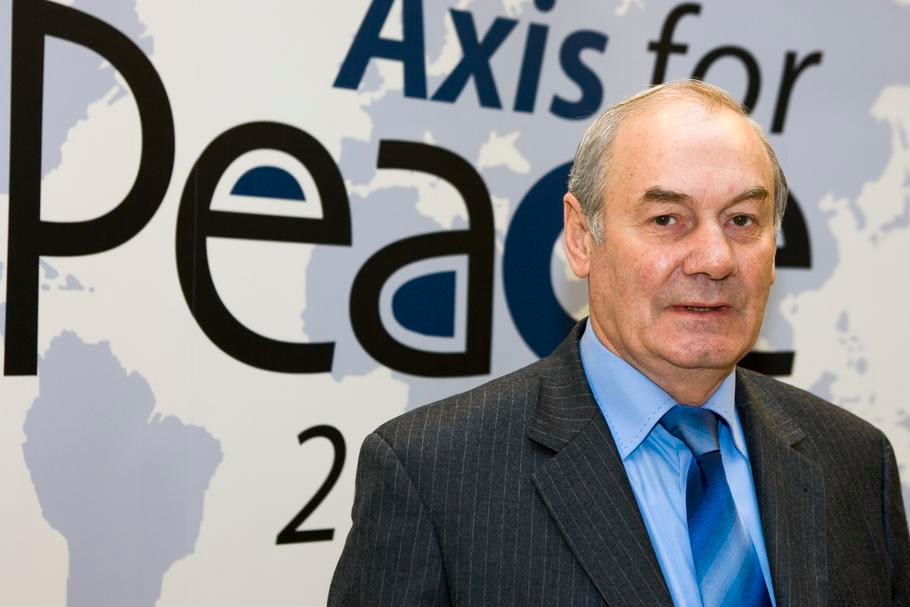 Generál Leonid Ivašov na konferenci Axis for Peace v roce 2005.