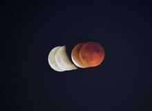 Astrofotograf Oldřich Špůrek

Jedním z nejočekávanějších úkazů letošního roku bylo úplné zatmění Měsíce. Z Česka bylo pozorovatelné po dlouhých šesti letech. Náš souputník se při něm zbarvil doruda.