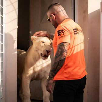 Karlos Vémola o sobě říká, že je milovníkem zvířat. Obzvlášť těch exotických.