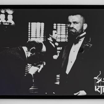 Od kamarádů dostal bojovník nejeden originální portrét.