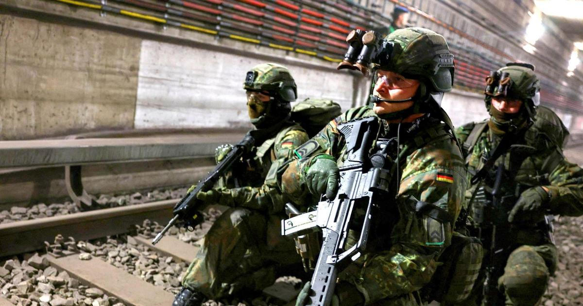 Skandál v německé armádě. Po obviněních z extremismu propustila několik výsadkářů