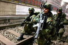 Německo, Berlín, metro vojenské cvičení, Rusko, Bundeswehr