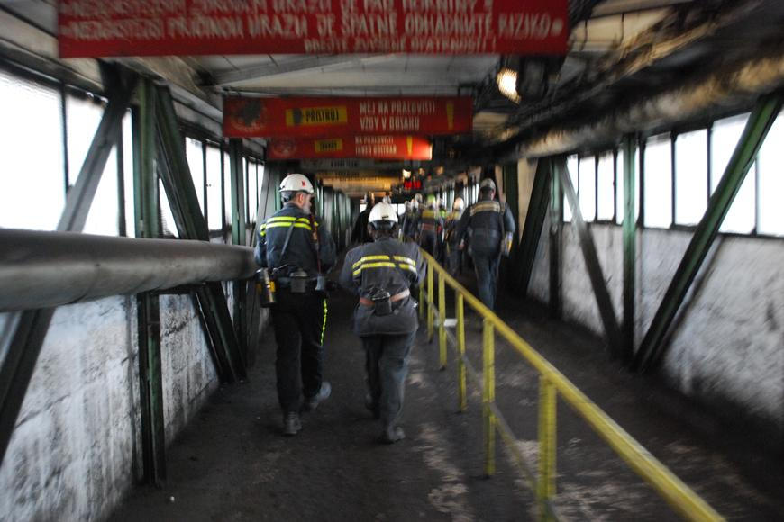 „To hrozné musíte zapomenout.“ Poslední uhlí z porubu 300215, kde zaniká havířina