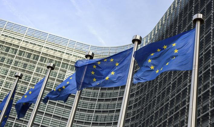 Evropská unie, vlajky, ilustrační foto