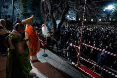 Japonští budhisté přivítali Nový rok v chrámech; snímek je z Tokia.