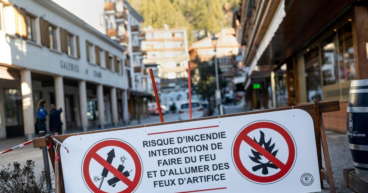 Výbuch a požár ve švýcarském lyžařském středisku. Zemřelo deset lidí