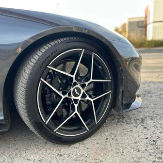 Vanquish je designově výjimečné auto.