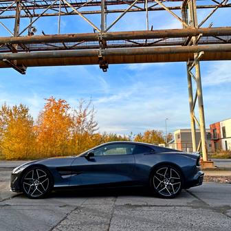 Aston Martin Vanquish.