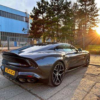 Aston Martin Vanquish.