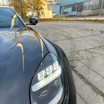 Aston Martin Vanquish.