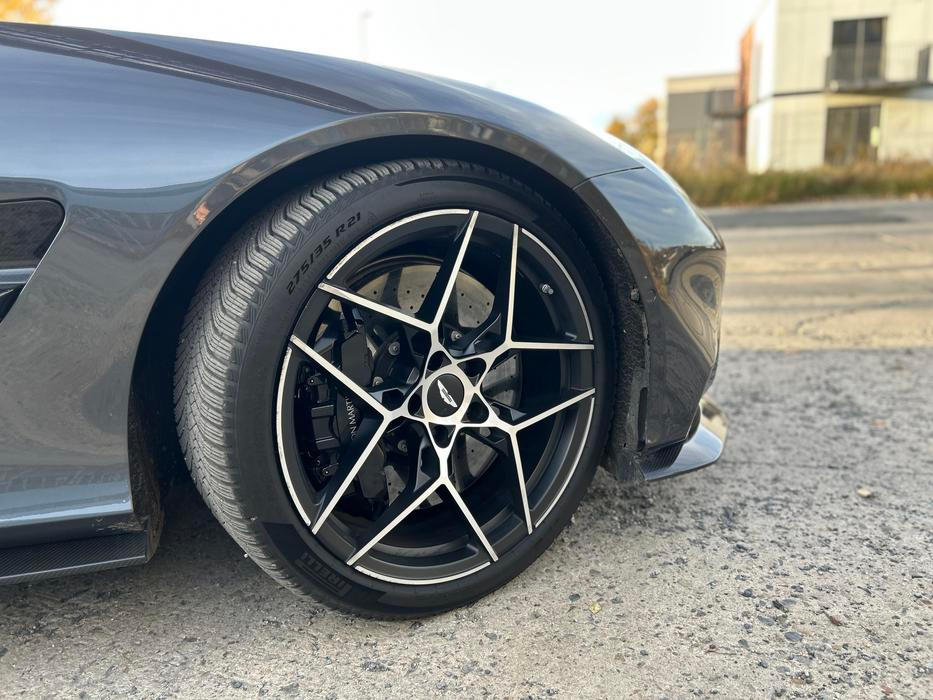 Vanquish je designově výjimečné auto.