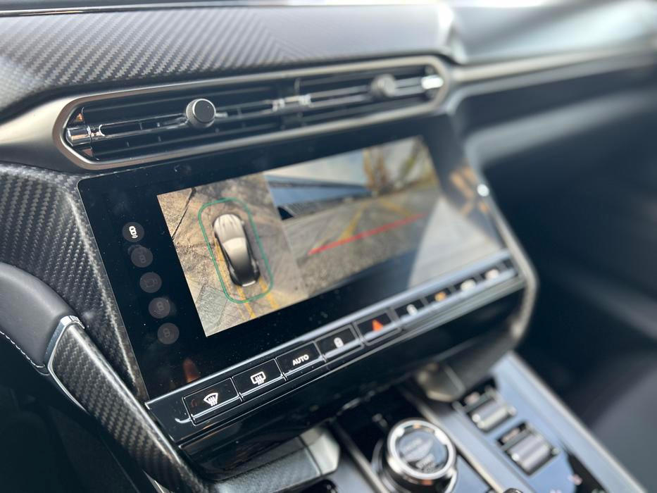 Aston Martin Vanquish.