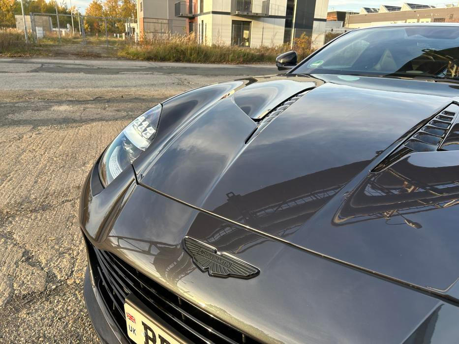 Aston Martin Vanquish.