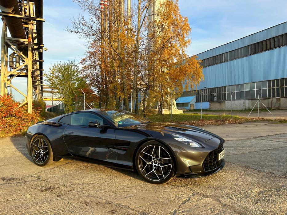 Aston Martin Vanquish.