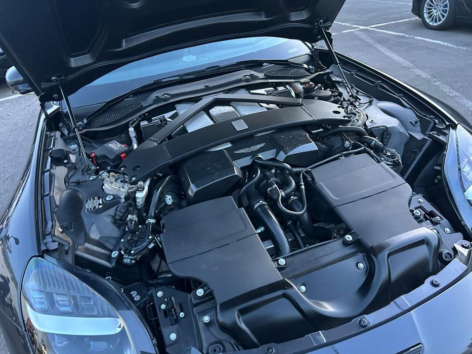 Aston Martin Vanquish.