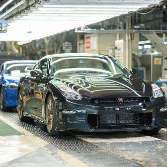 Na konci srpna vyrobil Nissan poslední kus supersportovního modelu GT-R, který měl premiéru v roce 2007. Za tu dobu prošel mnoha modernizacemi a vznikl v asi 48 tisících kusech. Více než třetina skončila v Japonsku. Kdysi se auto nabízelo i v Česku, posledních několik let ale Evropa nové GT-R oficiálně nedostala.