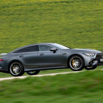 Už letos by měl přijet nový čtyřdveřový model Mercedes-AMG GT využívající technologie známé z formule 1. Bude ale plně elektrický, přičemž mu předchozí verze vybavená spalovacím motorem musela udělat místo.