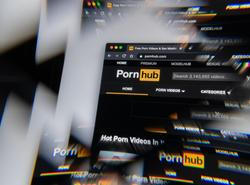 Pornhub Year in Review každoročně nabízí nečekaně otevřený pohled na to, co lidi po celém světě zajímá, přitahuje a fascinuje.