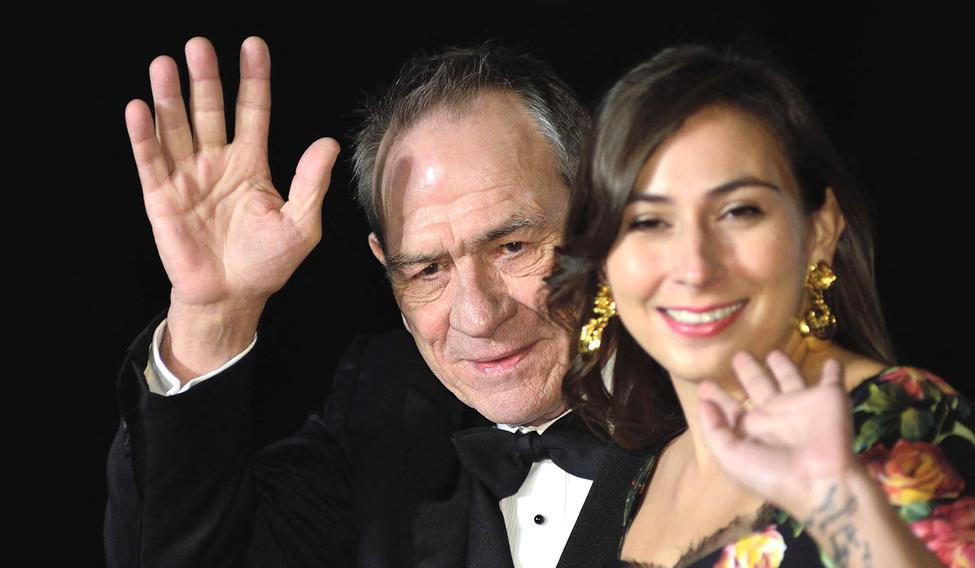 Jonesová šla ve šlépějích svého otce a zdálo se, že ji čeká zářivá herecká budoucnost.