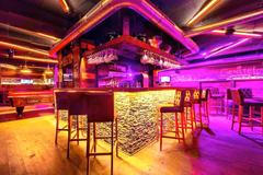 Z noční oslavy se stala tragédie. Crans-Montana truchlí