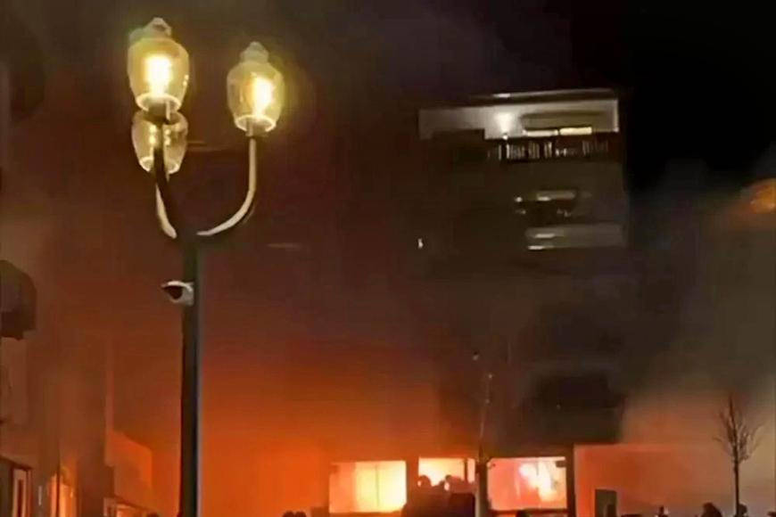 Vše se vznítilo najednou. Nové detaily odhalují zkázu smrtícího požáru ve Švýcarsku