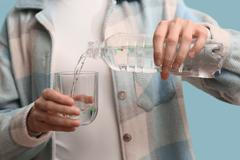 Dřívější výzkumy už v pitné vodě prokázaly přítomnost fragmentů polystyrenu, polyethylenu, polypropylenu či PET plastů – tedy materiálů, se kterými se běžně setkáváme v obalech, lahvích nebo textilu.