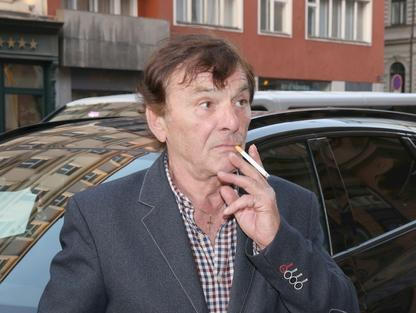 Pavel Trávníček, cigareta, kouření