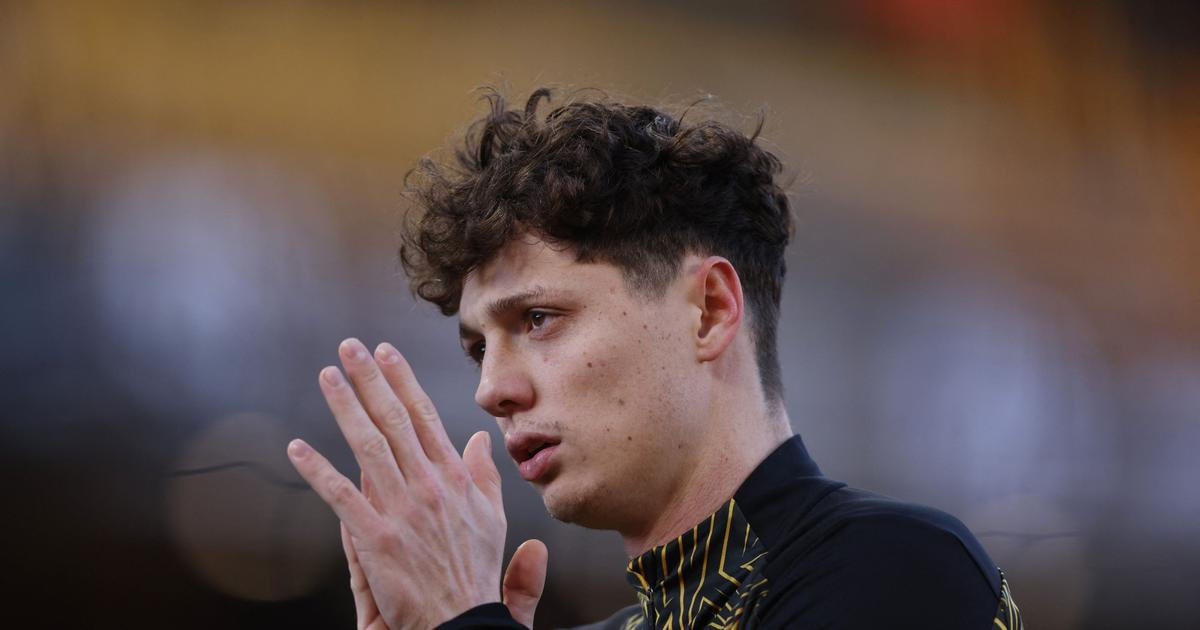 Trenér Wolves promluvil o Krejčího propíraném odchodu. Popsal, co od Čecha požaduje