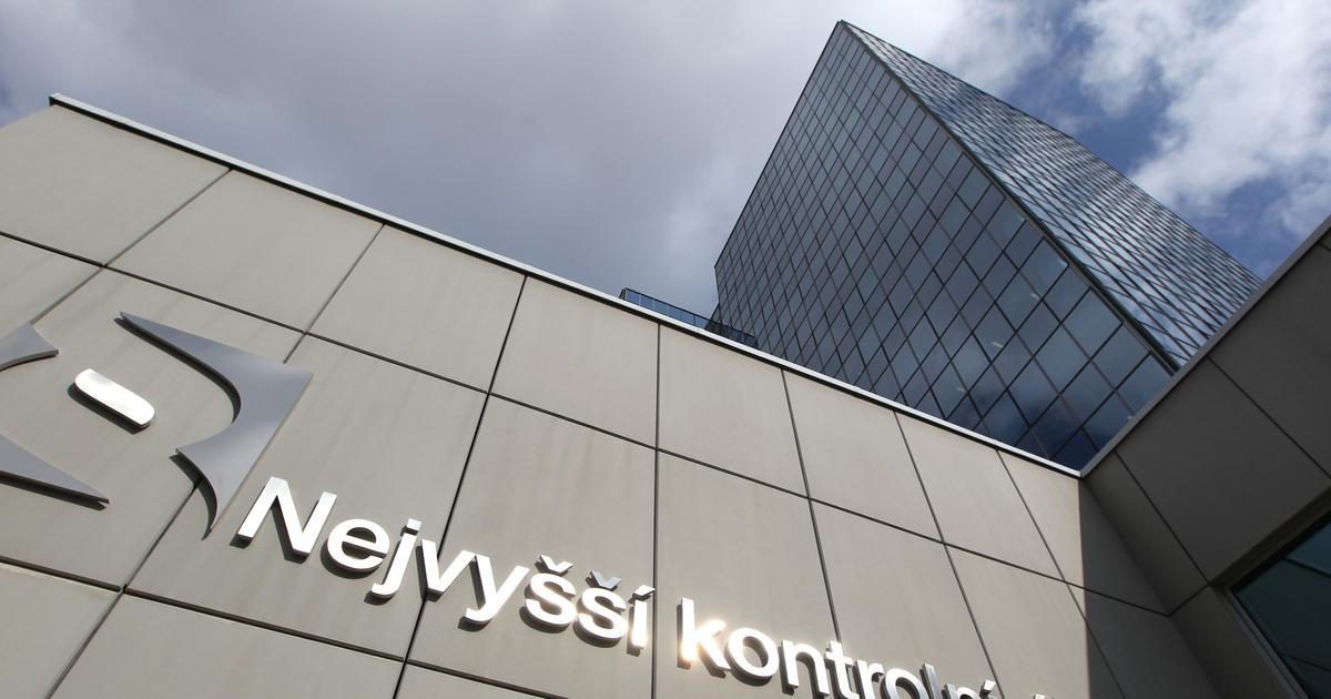 Snaha digitalizovat výdej pasů a víz v Česku výrazně kulhá, varuje NKÚ