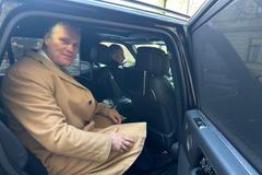 Poslanec Motoristů Filip Turek při odjezdu z jednání vládních stran 5. ledna 2026