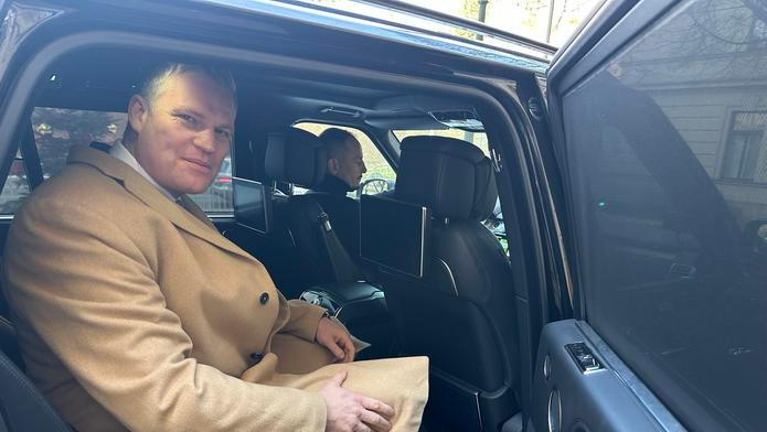 Poslanec Motoristů Filip Turek při odjezdu z jednání vládních stran, 5. ledna 2026. Ilustrační foto.