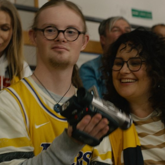 Martin Polišenský jako Šimon a Petra Polnišová v komedii Dream Team.