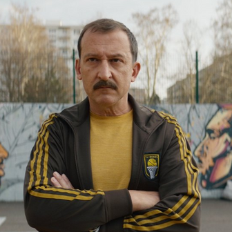 Martin Hofmann v roli zarputilého trenéra Marka.