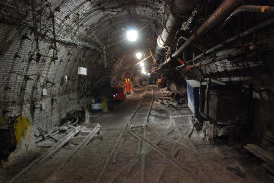 Chodba, kudy se od náraziště člověk dostane až k jednomu z posledních tří funkčních porubů.