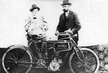 Při vydání první knihy se mu ozvalo mnoho lidí, kteří měli buď informace k fotkám, nebo mu nabídli svůj vlastní archiv.