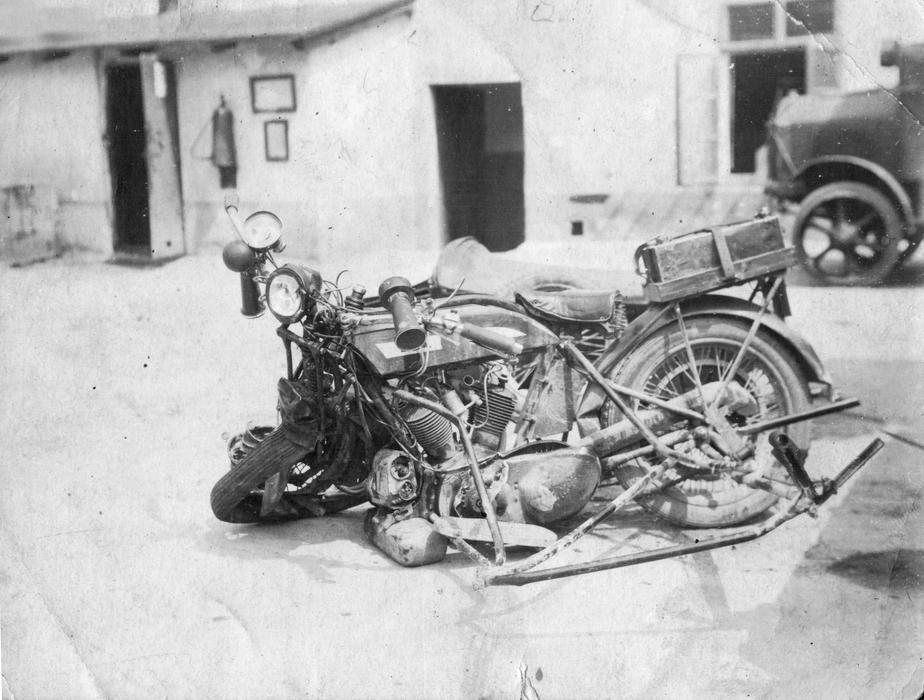 Petr Doležal tak archiv postupně rozšiřuje.