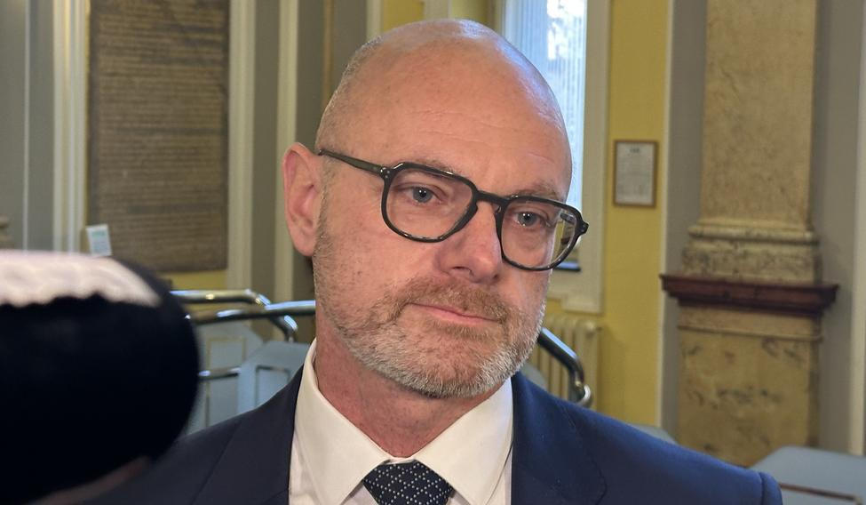 Ministr školství Robert Plaga při rozhovoru s novináři na začátku roku 2026