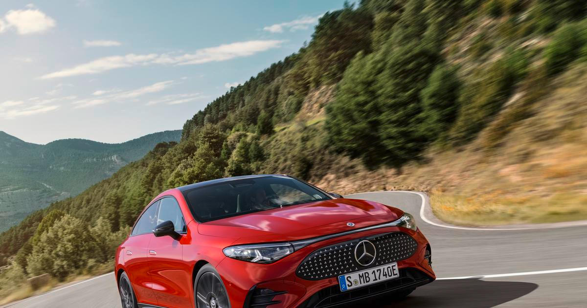 Slibuje rekordy, v reálu má výmluvy. Přesto se CLA snaží dokázat, že elektromobil umí víc než sliby