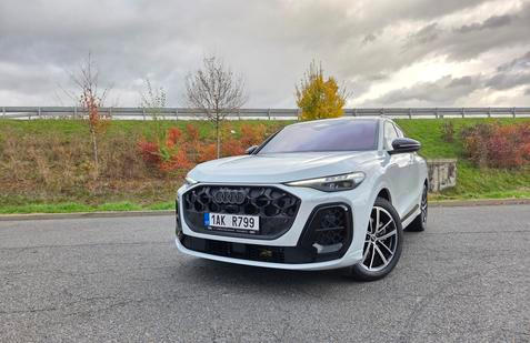 Audi i ve třetí generaci SUV Q5 přišlo s verzí Sportback, která je kombinací SUV a kupé.