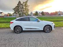 Na délku má novinka 4717 mm, oproti předchůdci zůstal rozvor na téměř totožných 2827 milimetrech.