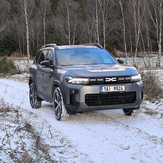 Dacia Bigster v zimním terénu