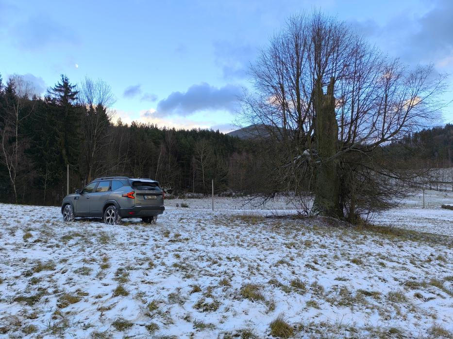 Dacia Bigster v zimním terénu