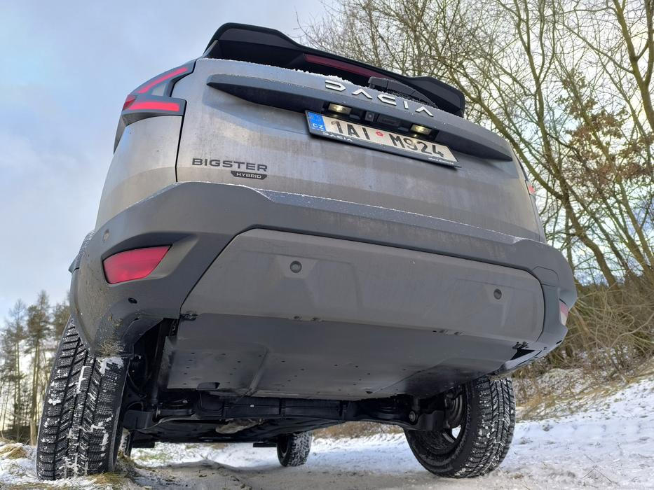 Dacia Bigster v zimním terénu