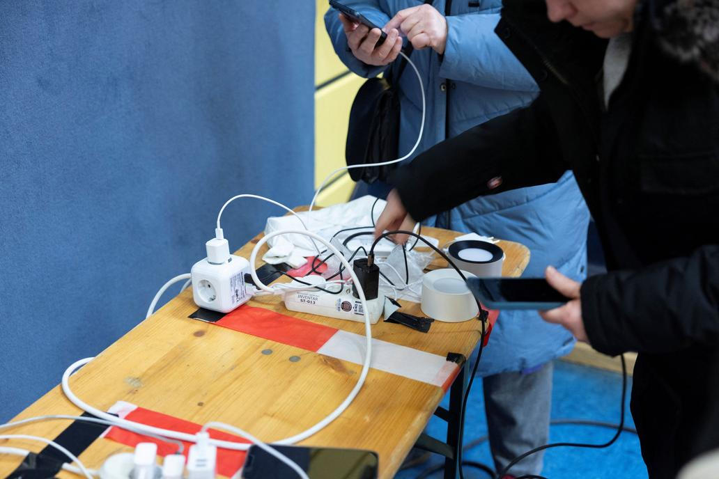 Partial blackout following fire at power distribution system in Berlin