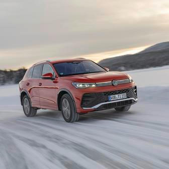 18. Volkswagen Tiguan - 2432 prodaných kusů (meziročně -8,64 %)