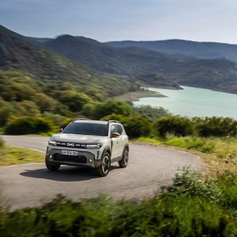 12. Dacia Duster - 4282 prodaných kusů (meziročně -8,70 %)