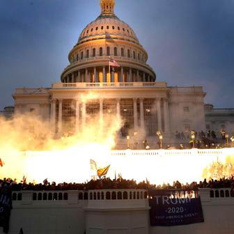 Hrdinové, nebo povstalci? Bitva o Kapitol pokračuje