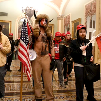 Hrdinové, nebo povstalci? Bitva o Kapitol pokračuje