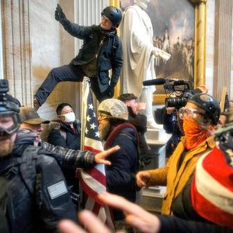 Hrdinové, nebo povstalci? Bitva o Kapitol pokračuje