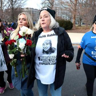 Hrdinové, nebo povstalci? Bitva o Kapitol pokračuje